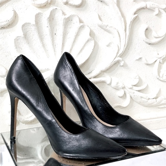Vince Camuto Black Leather Pumps main image 4